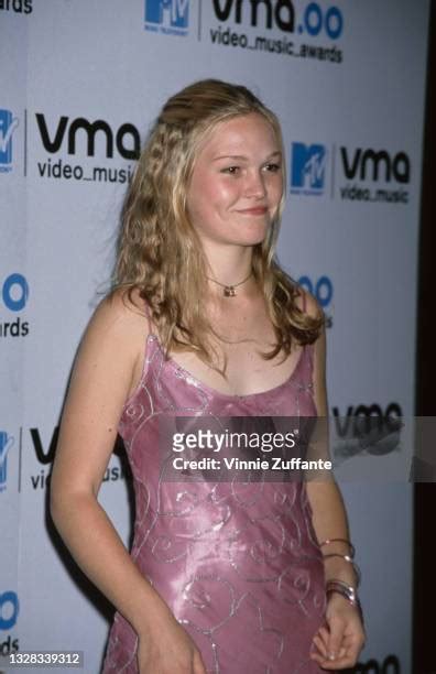 julia stiles sexy|8,483 Julia Stiles Photos & High Res Pictures